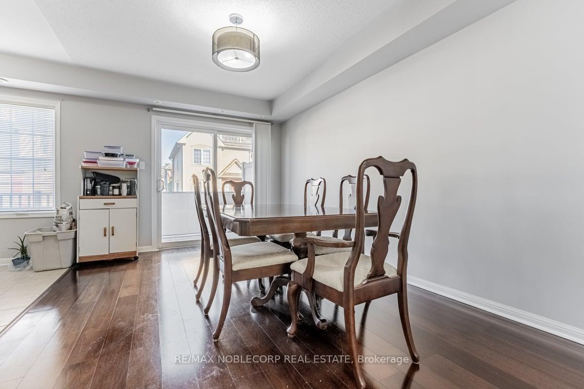 3 Bedrooms Condo at 613 Dundas,  Mississauga For sale