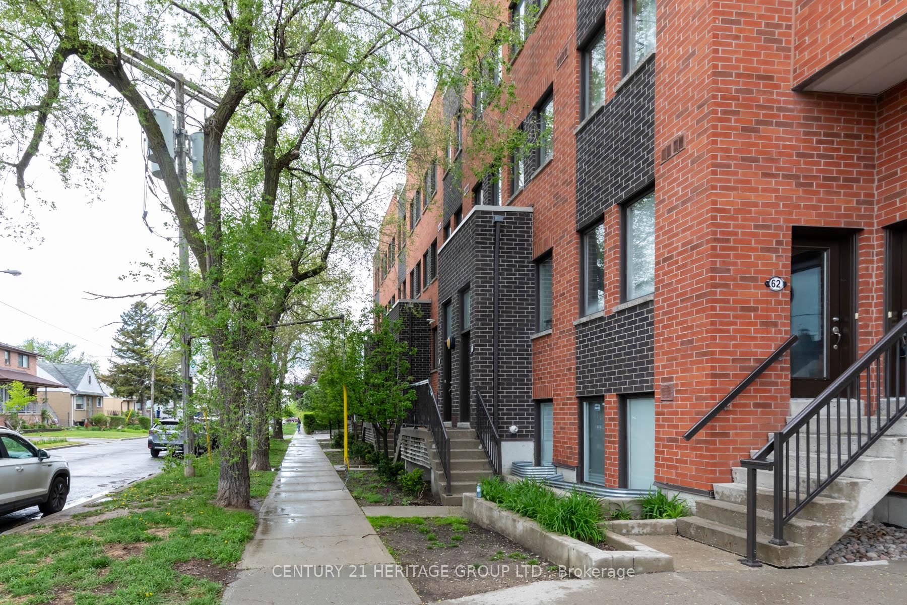 2 Bedrooms Condo at 68 Winston Park, Toronto For sale