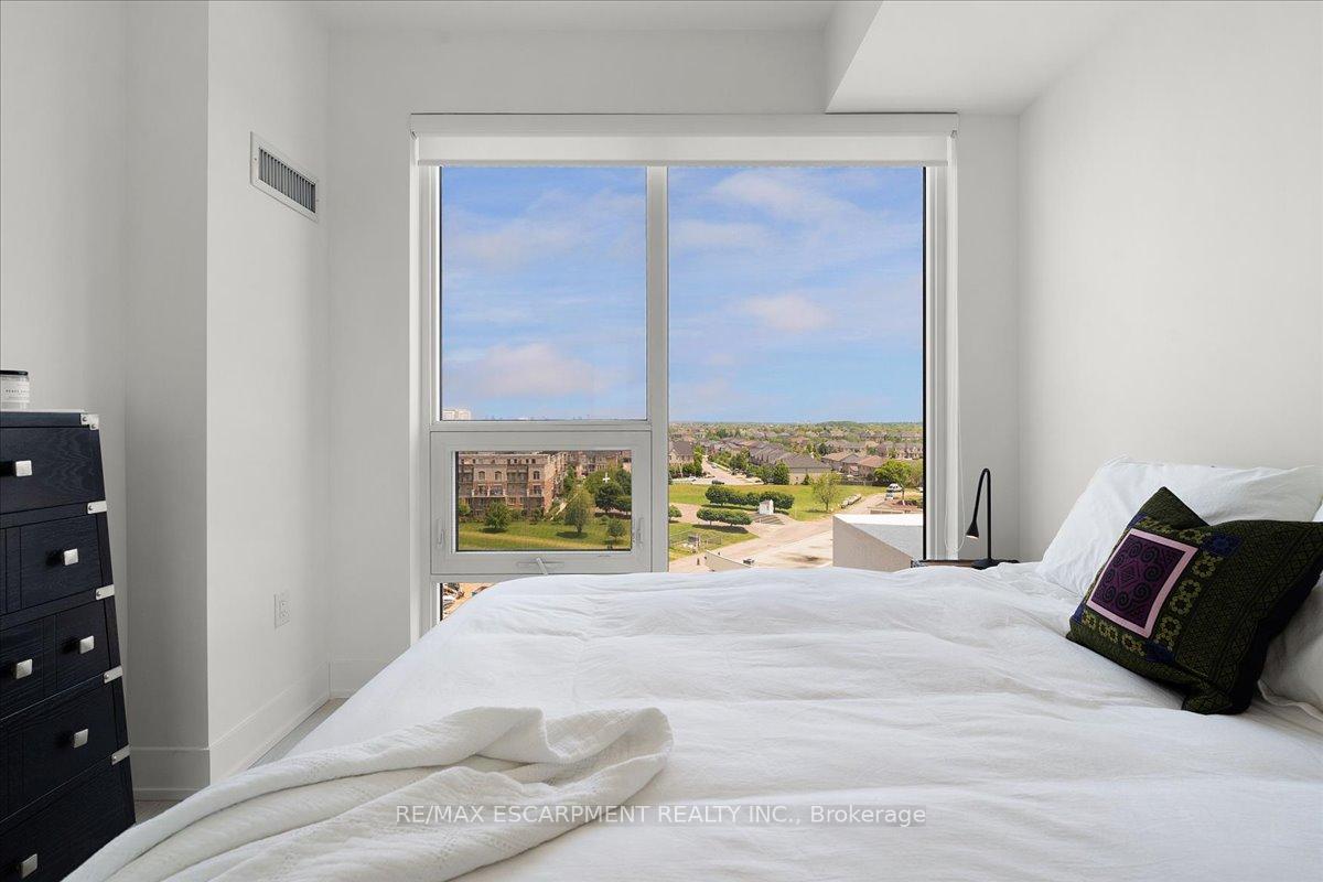 1 Bedroom Condo at 2450 OLD BRONTE, Oakville For sale