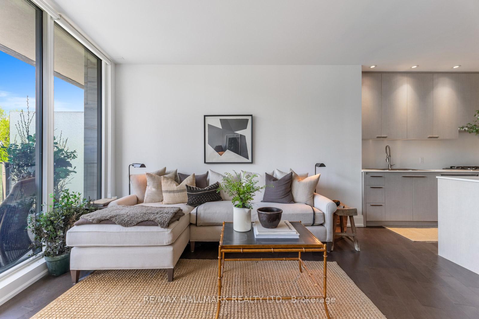 1 Bedroom Condo at 88 Davenport, Toronto For sale