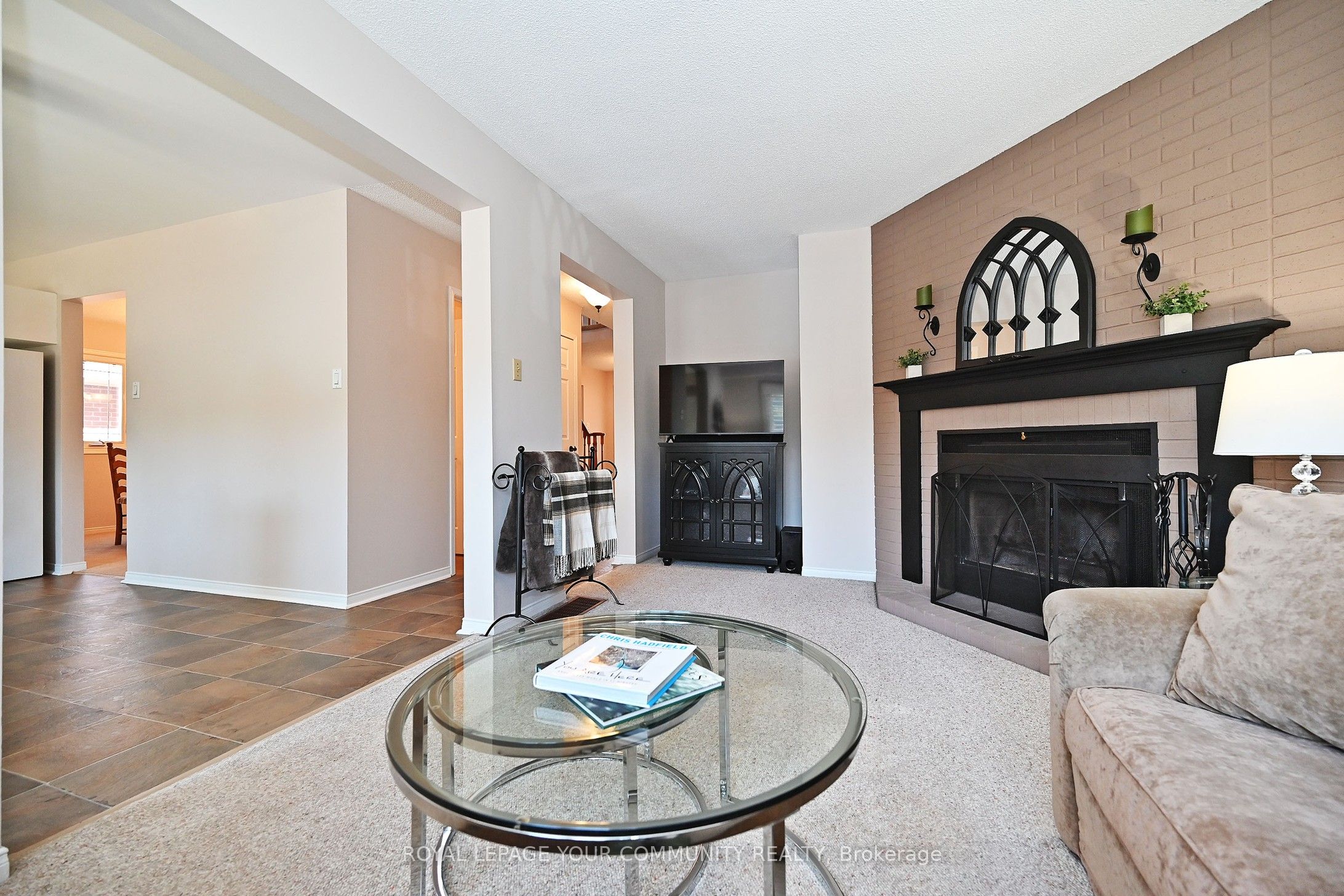5 Pittypat Court, Aurora, ON L4G 6J6