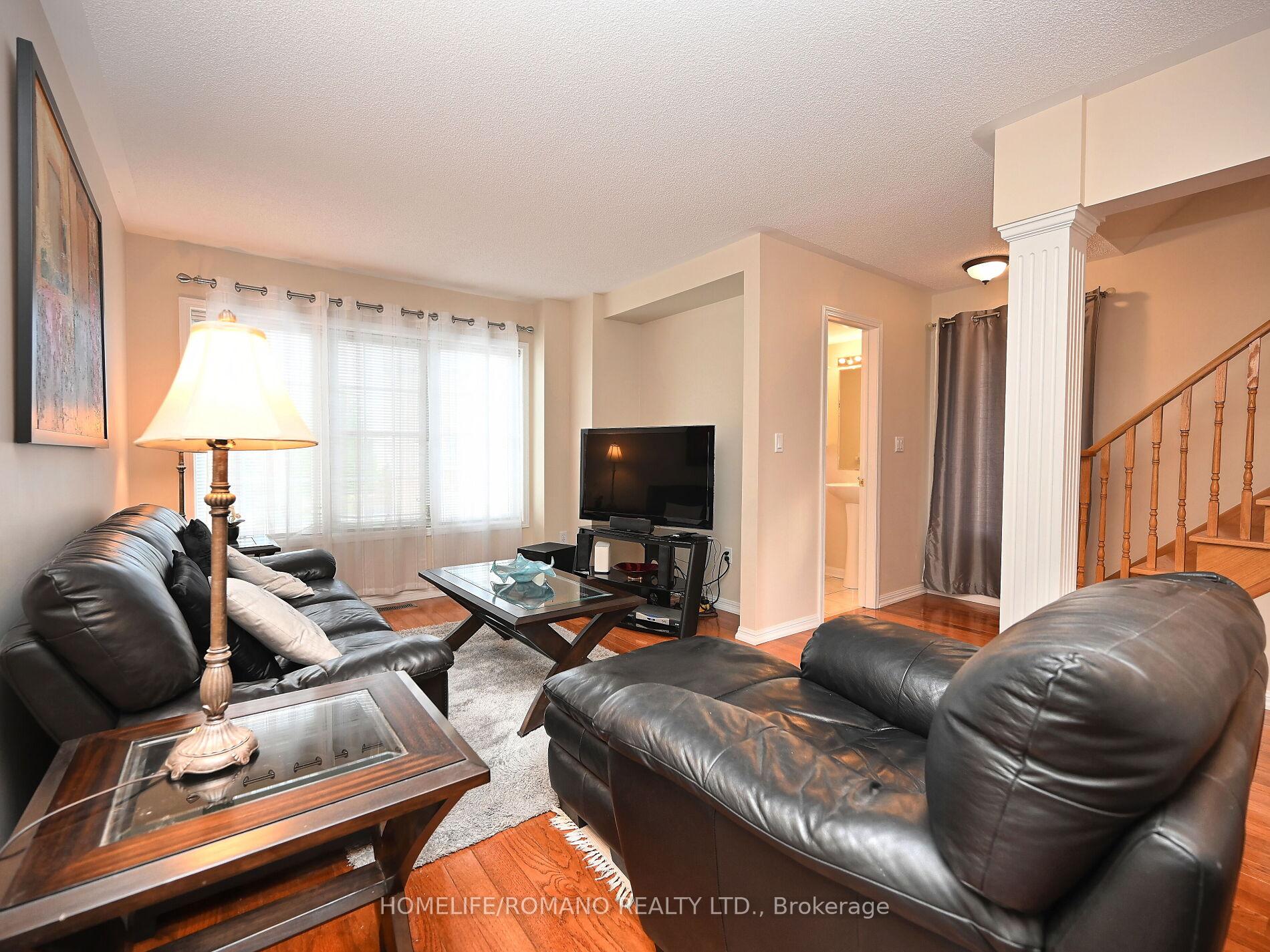 4 Bedrooms Condo at 3030 Breakwater, Mississauga For sale