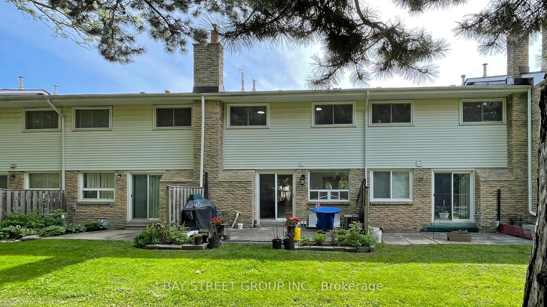 3 Bedrooms Condo at 99 Brimwood, Toronto For sale