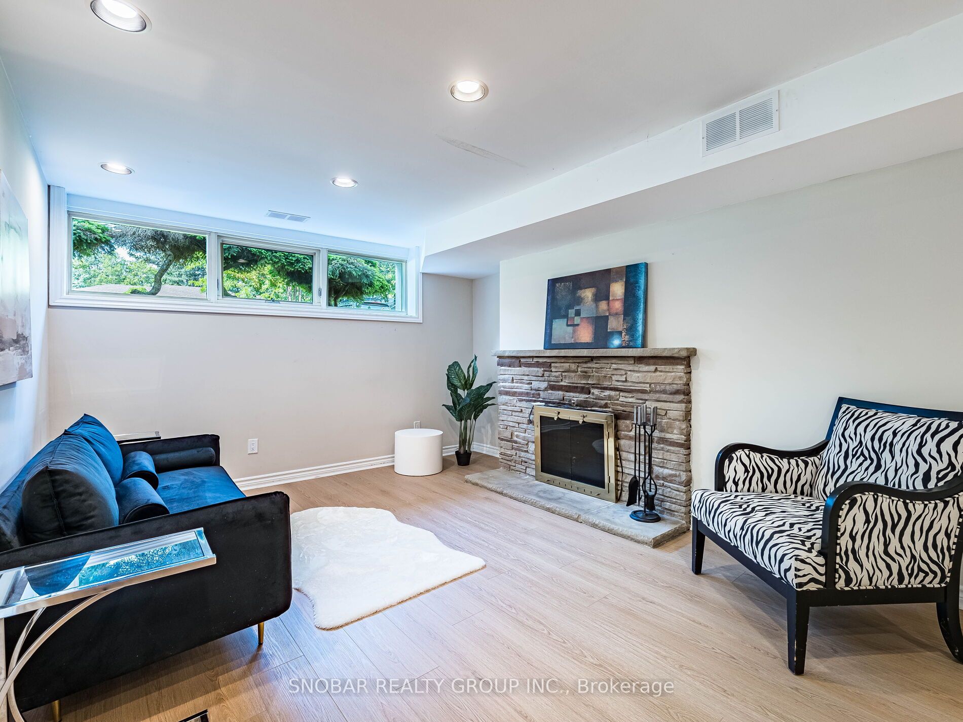 3208 Flynn Crescent