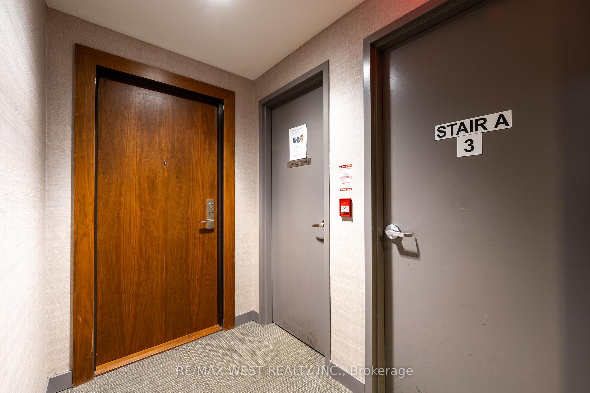 2 Bedrooms Condo at 8 Mercer, Toronto For sale