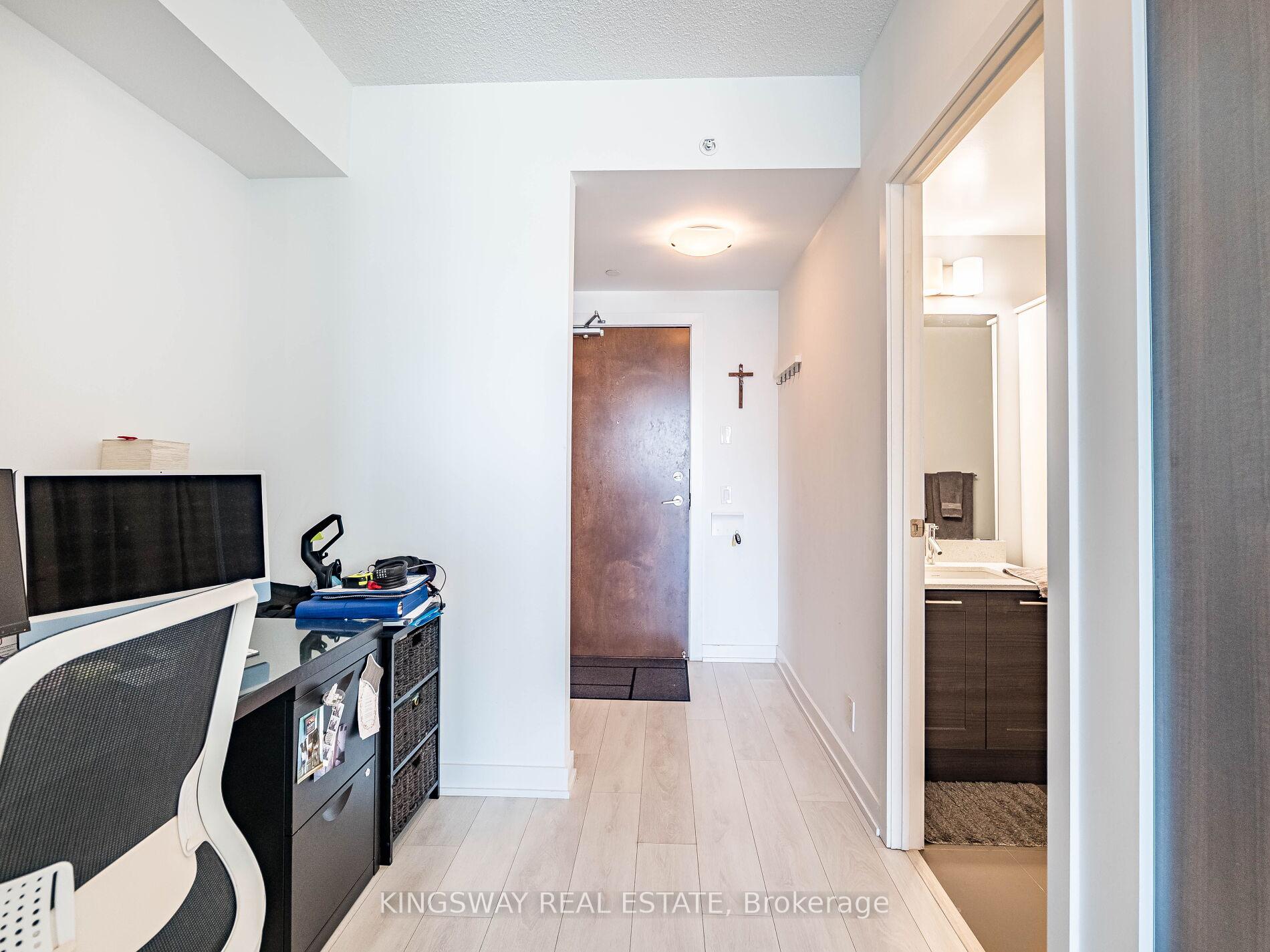 2 Bedrooms Condo at 2200 Lakeshore,  Toronto For sale