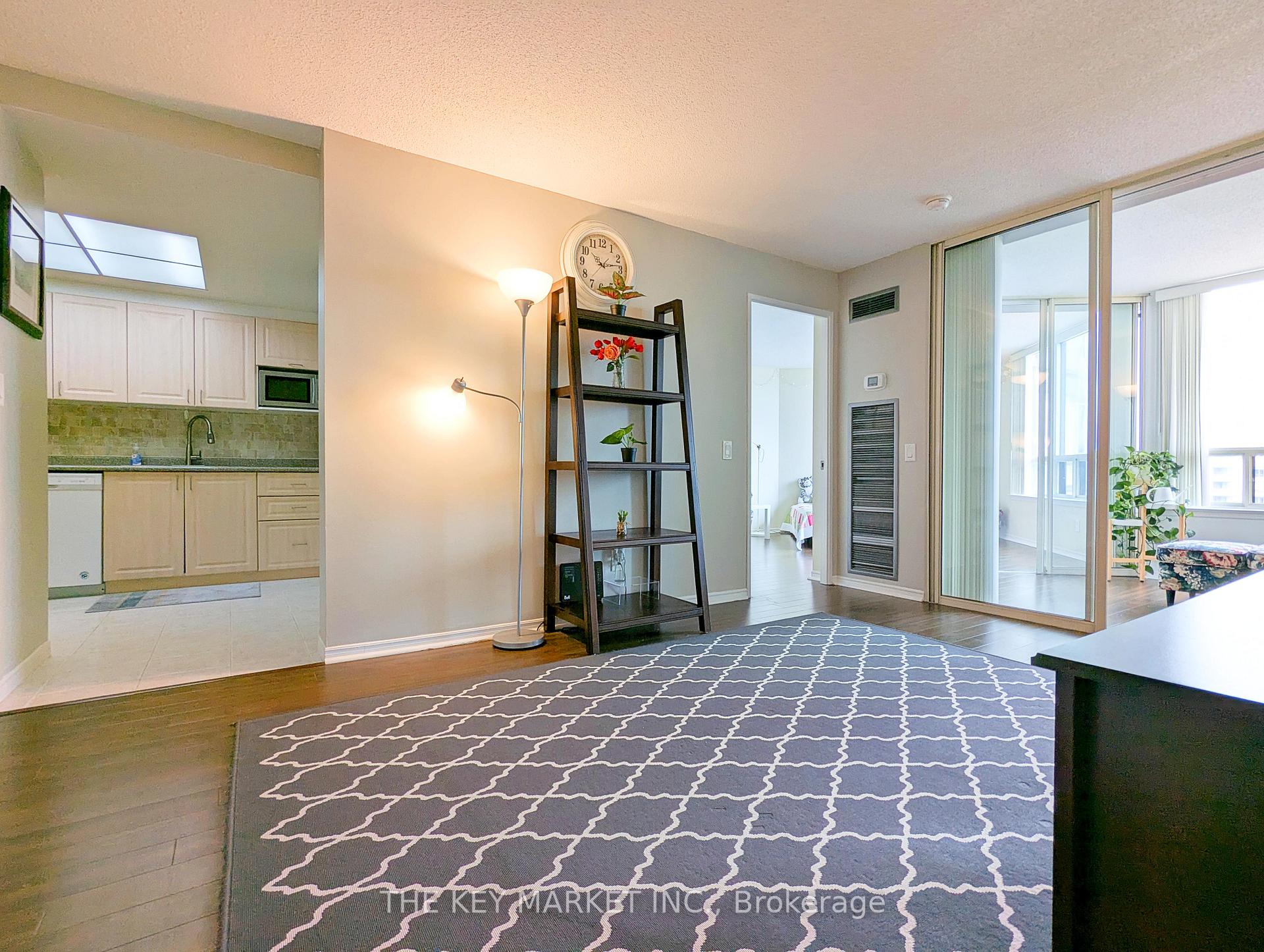 4 Bedrooms Condo at 7 Bishop, Toronto For sale