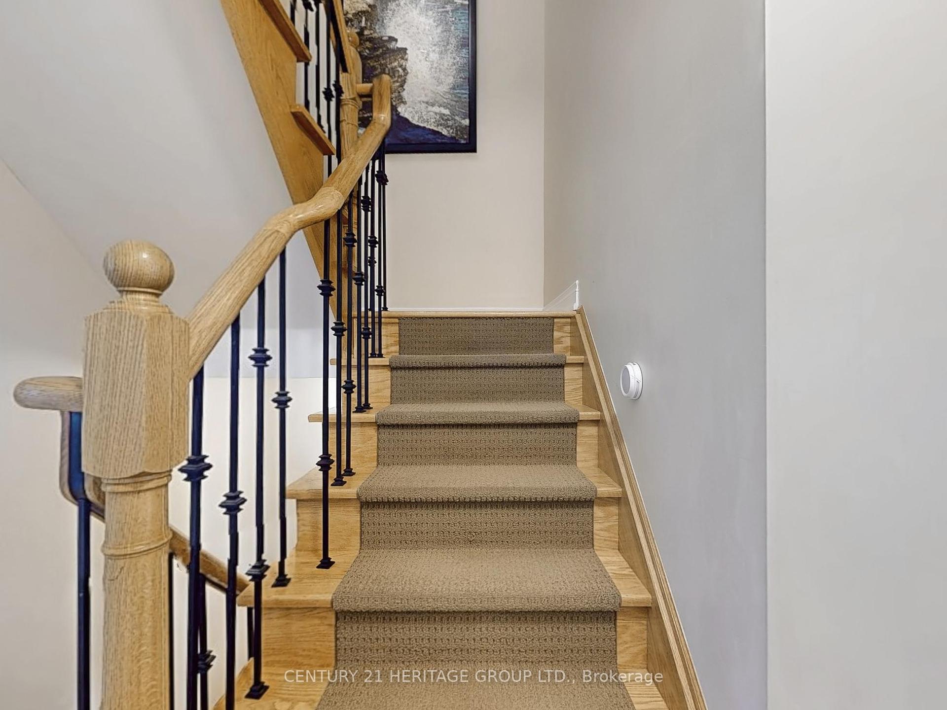 4 Bedrooms Condo at 127 Mill, Toronto For sale