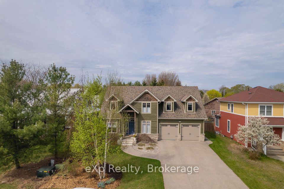 31 Eastgate Drive, Saugeen Shores, ON N0H 2L0