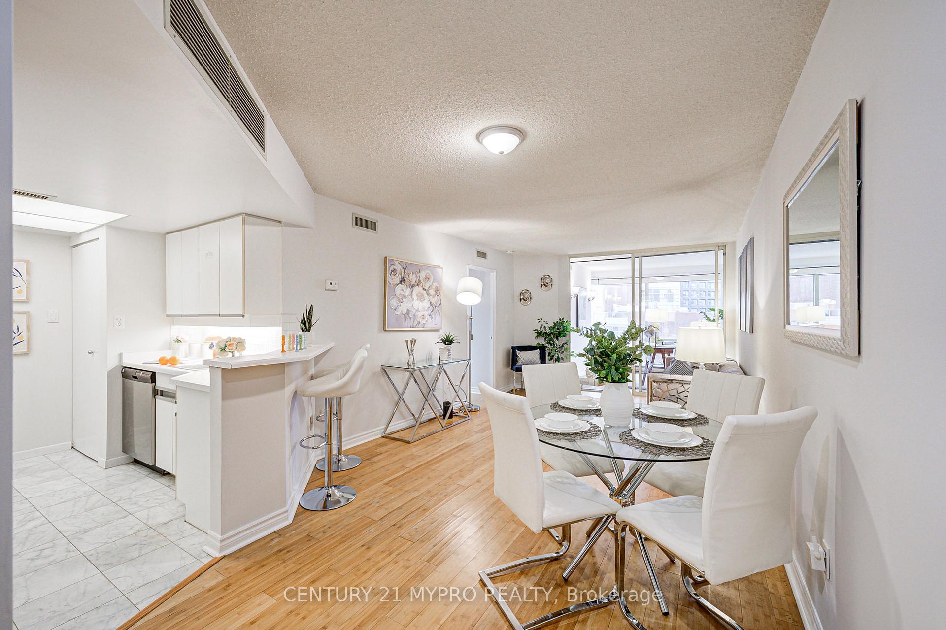 2 Bedrooms Condo at 1001 Bay, Toronto For sale
