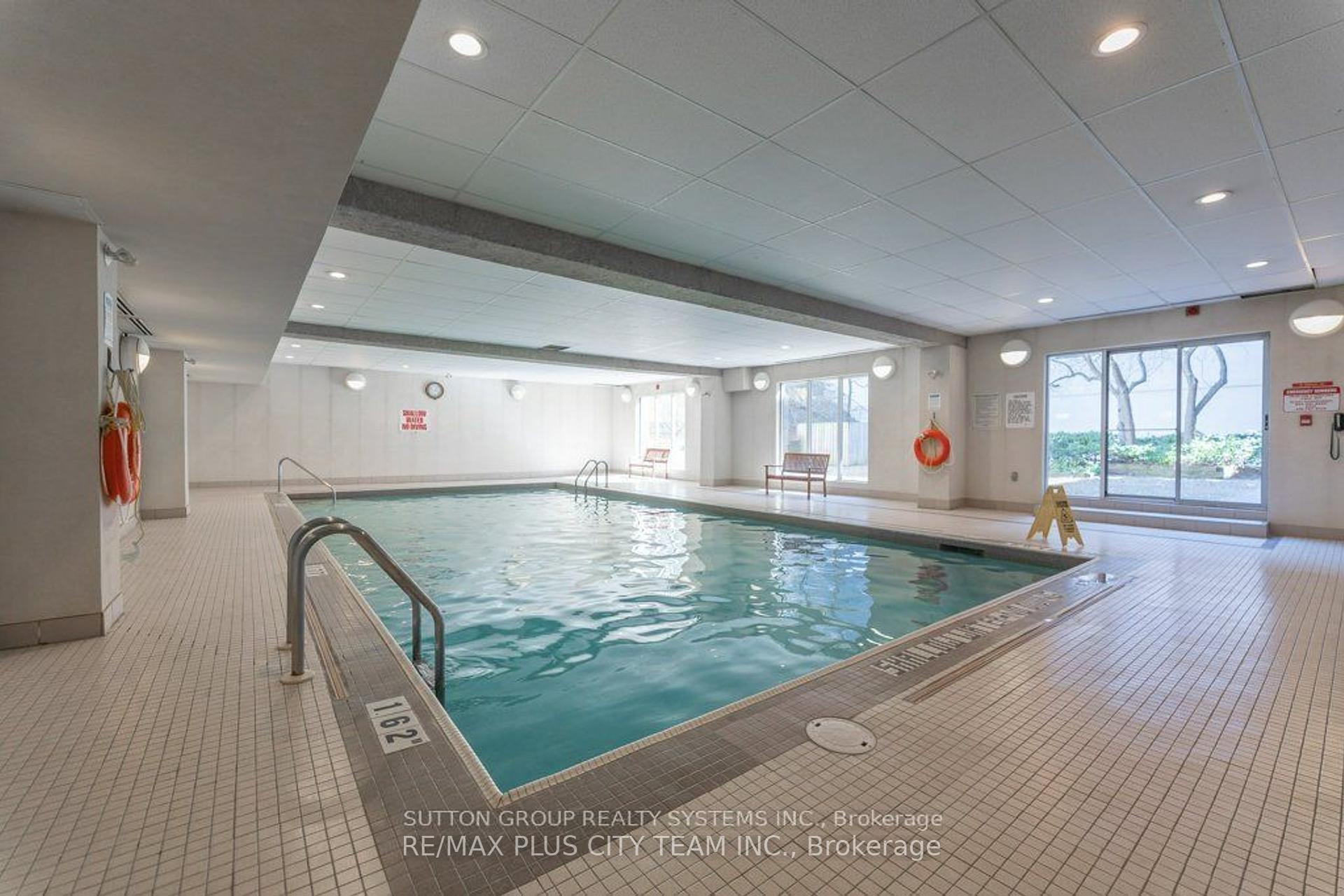 4 Bedrooms Condo at 35 Ormskirk, Toronto For sale