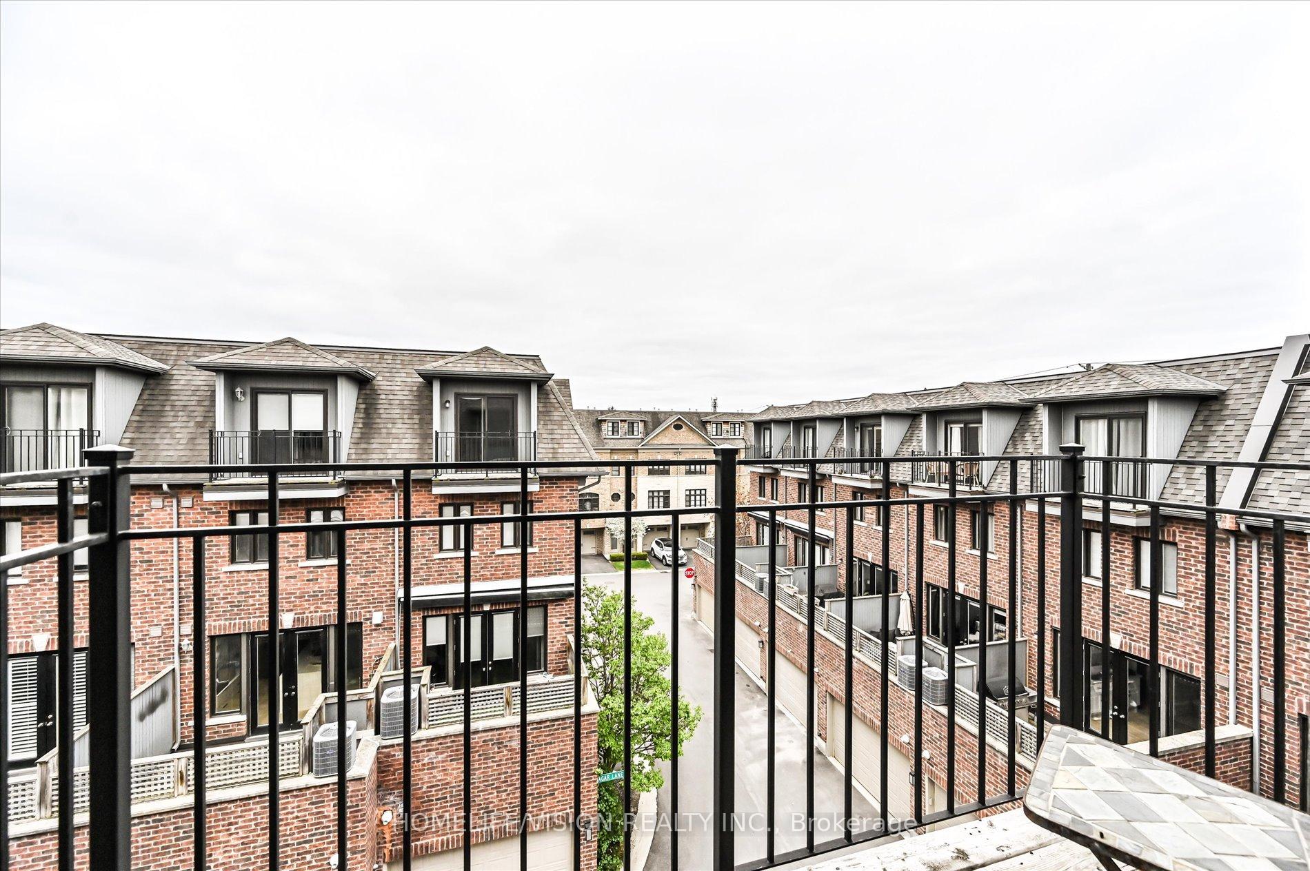 4 Bedrooms Condo at 2 Agar, Vaughan For sale