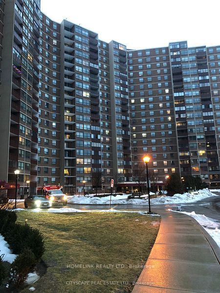 625 The West Mall