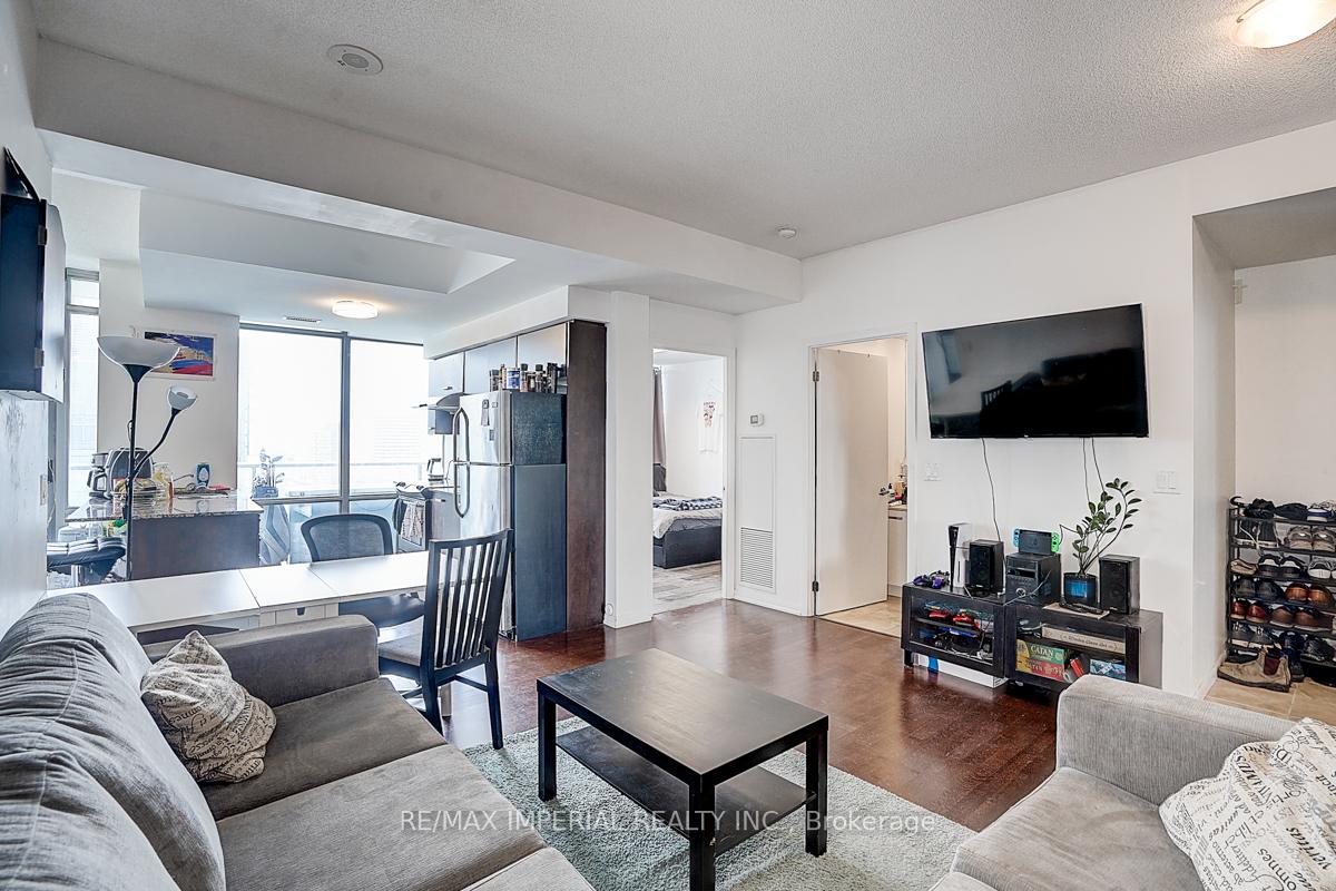 4 Bedrooms Condo at 832 Bay, Toronto For sale