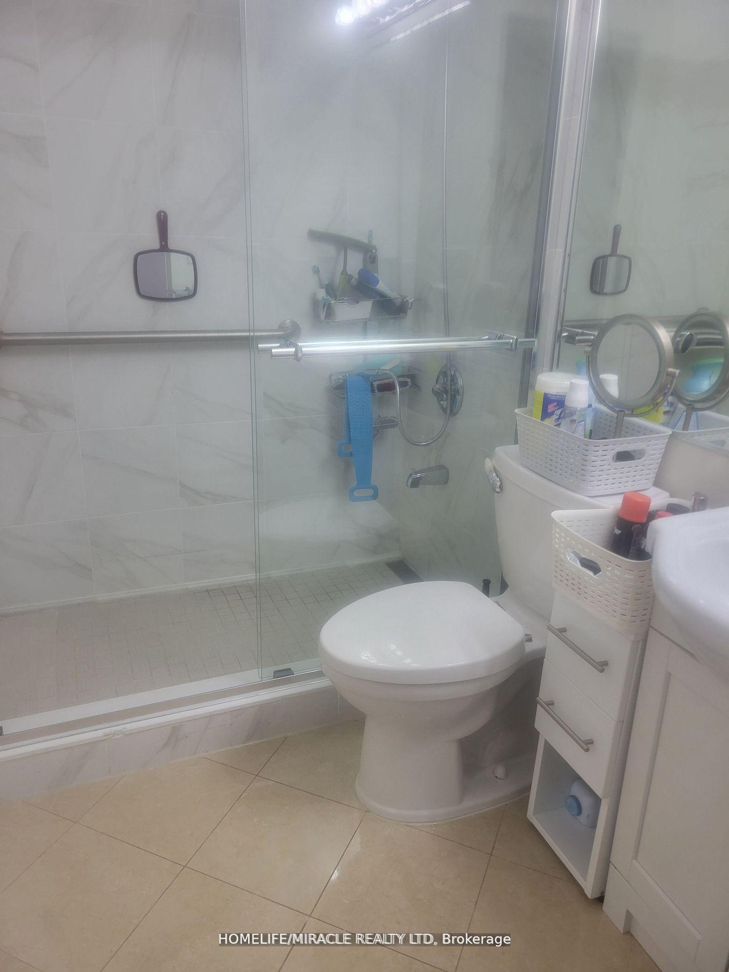 2 Bedrooms Condo at 9235 Jane, Vaughan For sale