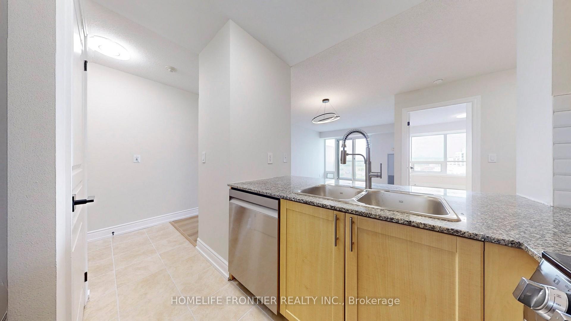 2 Bedrooms Condo at 7 North Park, Vaughan For sale