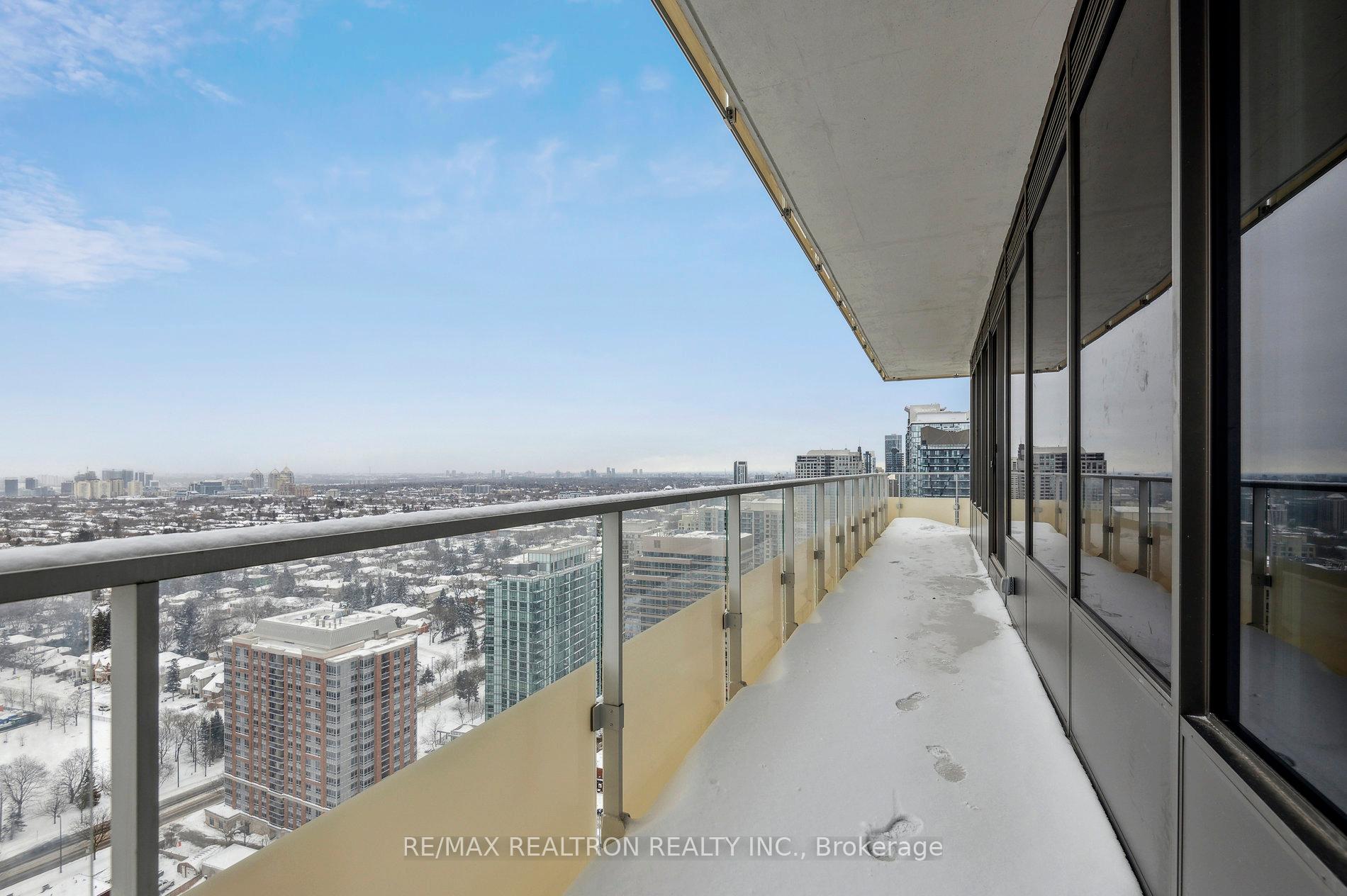 2 Bedrooms Condo at 75 Canterbury, Toronto For sale