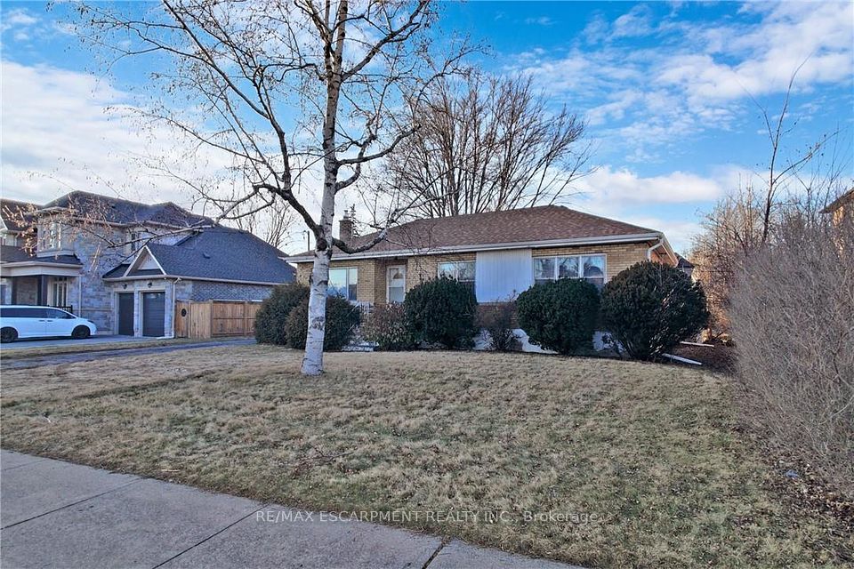1337 REBECCA Street, Oakville, ON L6L 1Z3