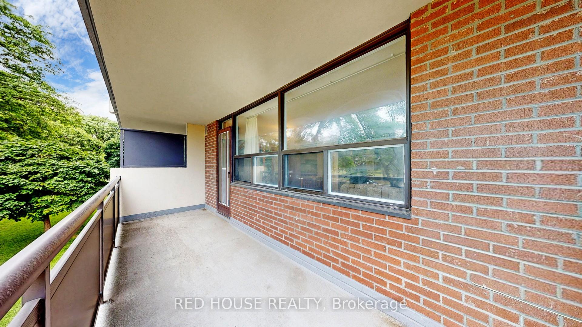 2 Bedrooms Condo at 5 Frith, Toronto For sale