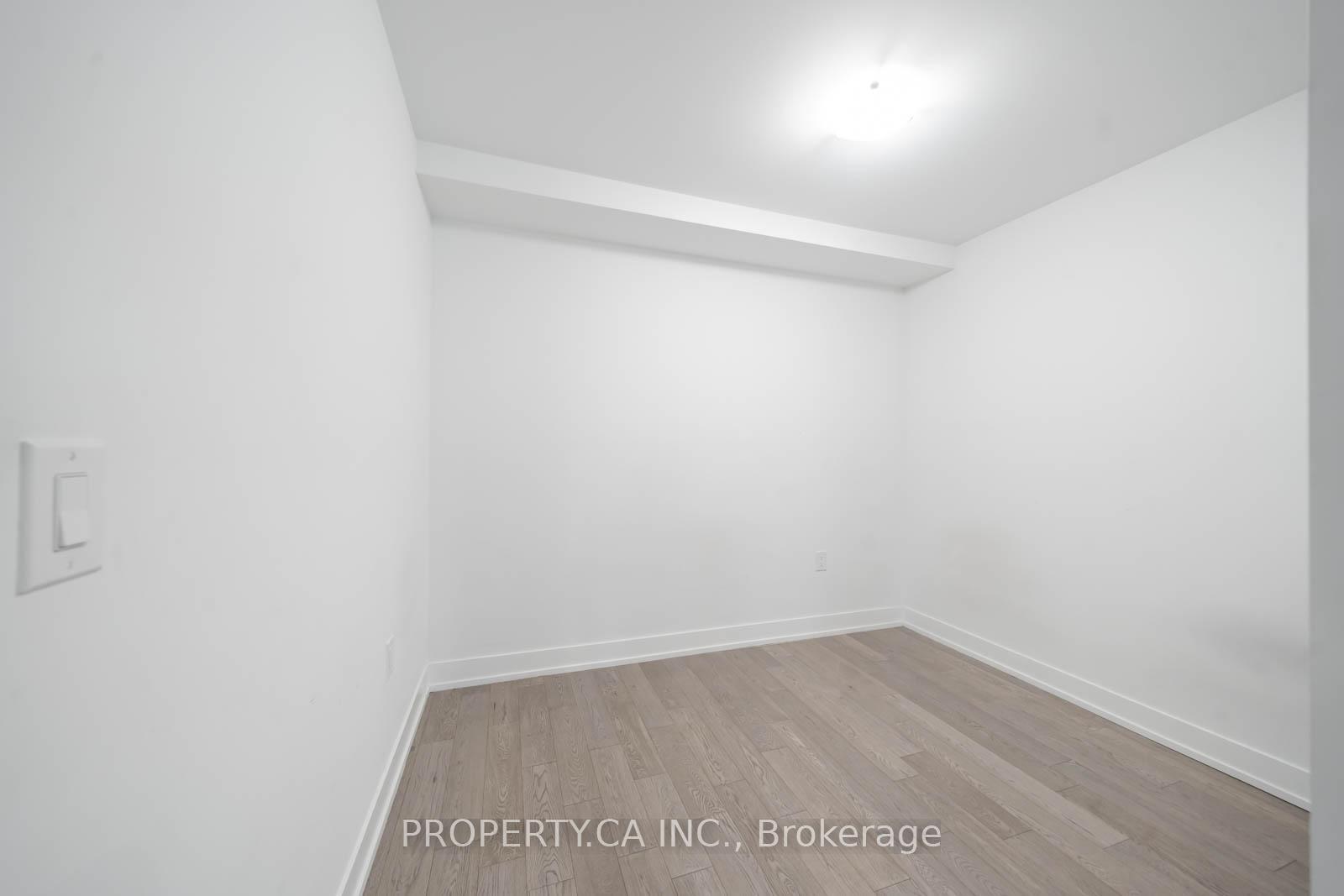 2 Bedrooms Condo at 1115 Douglas McCurdy, Mississauga For sale