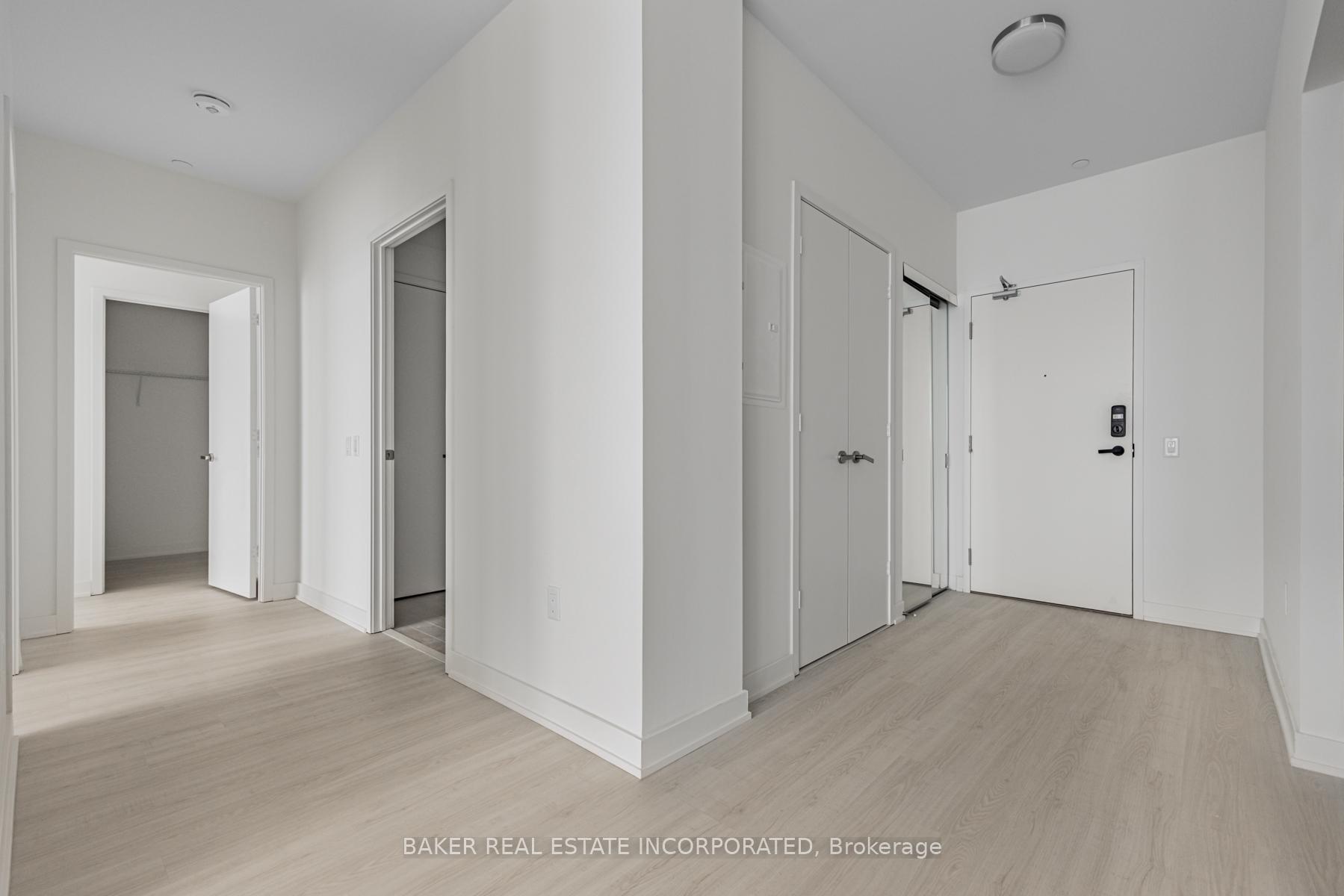 3 Bedrooms Condo at 3883 Quartz, Mississauga For sale