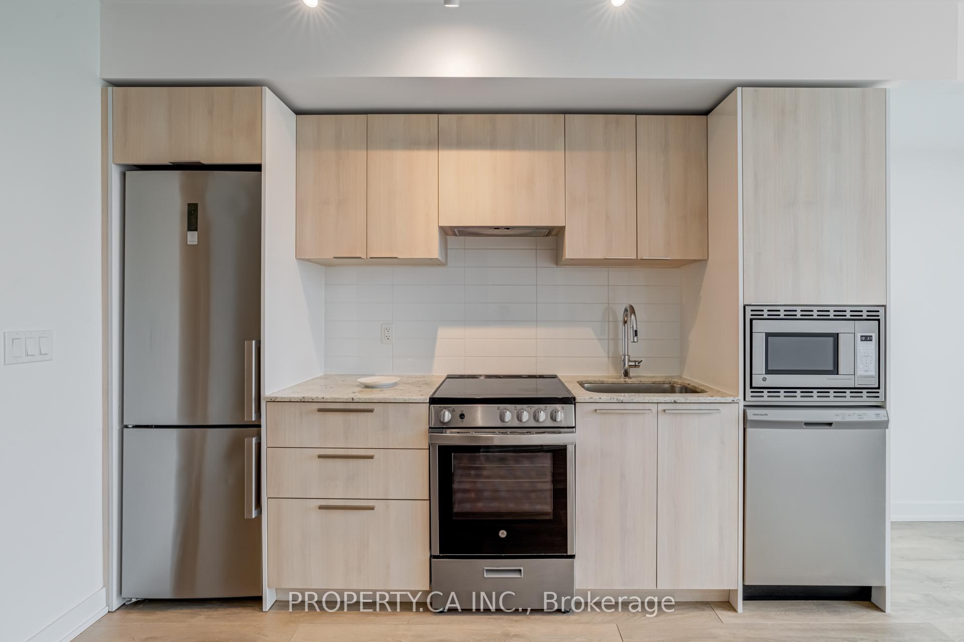 2 Bedrooms Condo at 501 Yonge, Toronto For sale