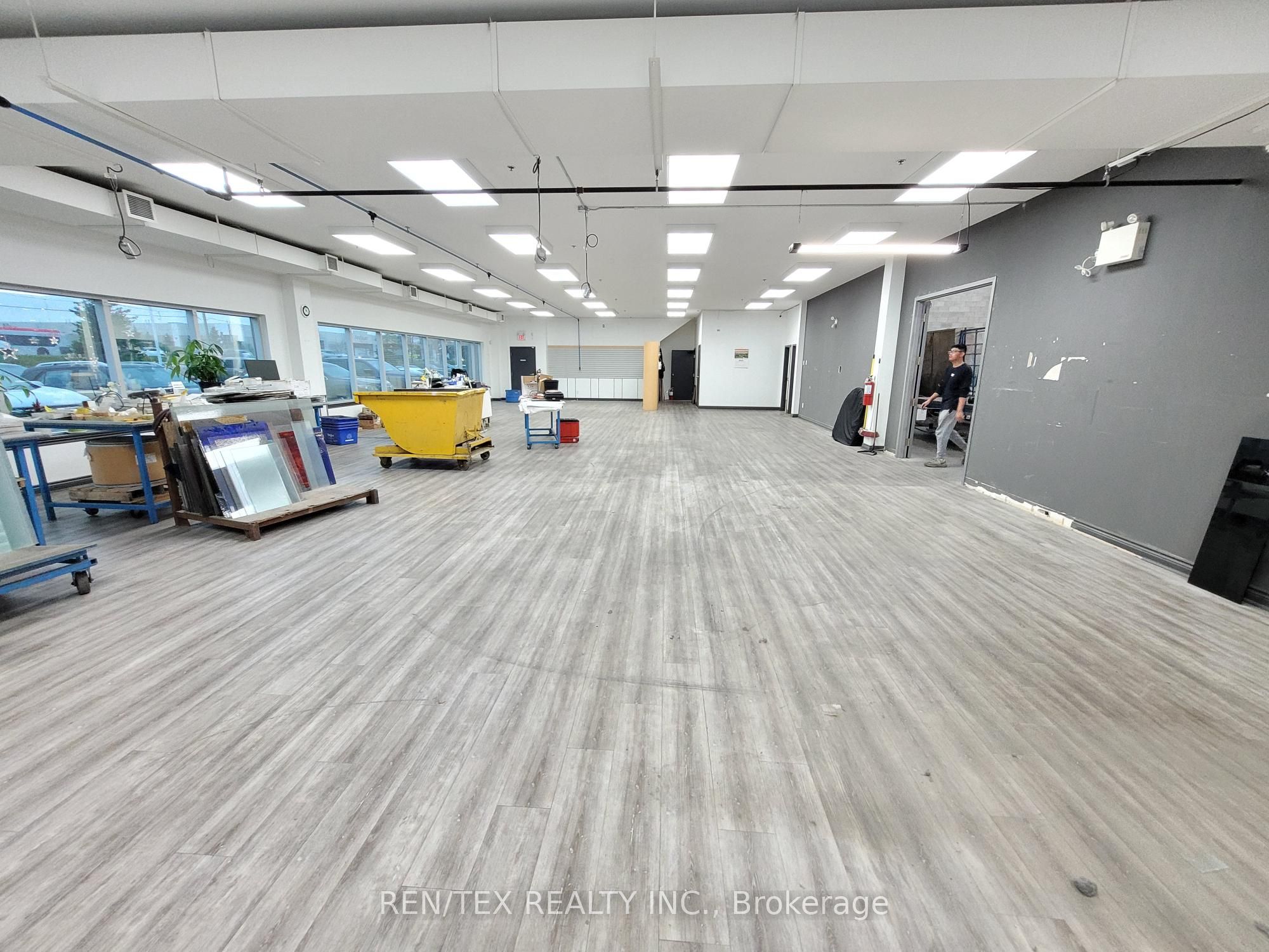 6221 Highway 7, #U 1-3