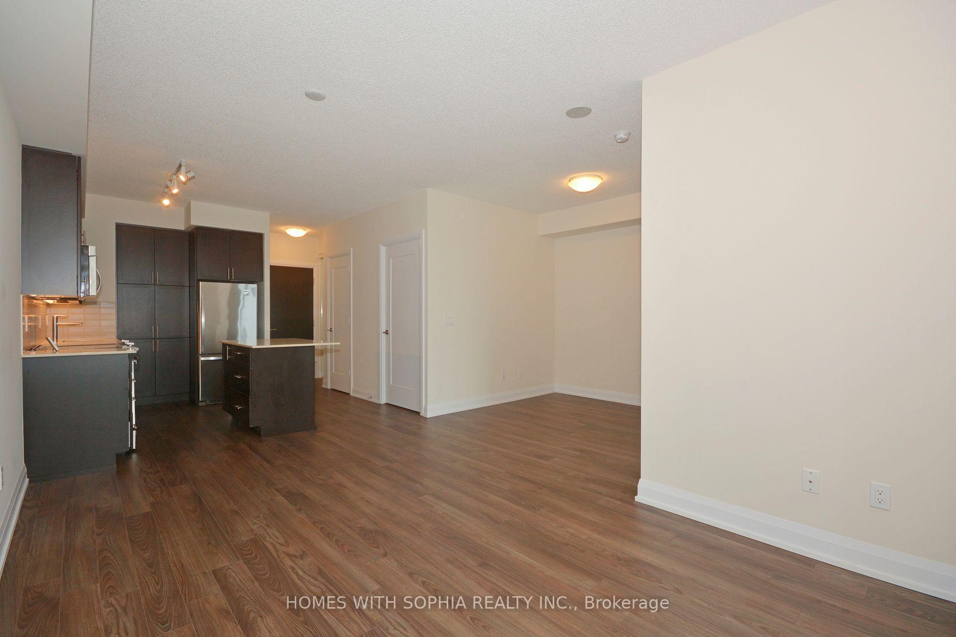 2 Bedrooms Condo at 18 Graydon Hall, Toronto For sale