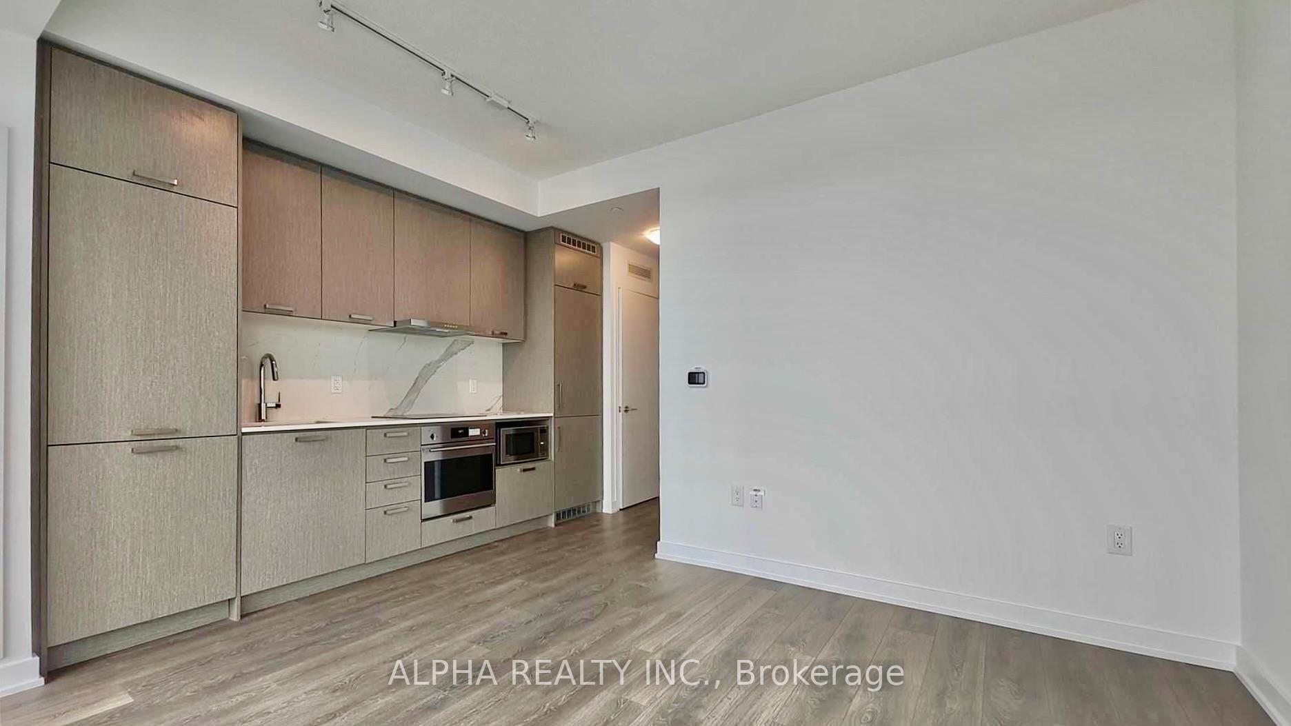 1 Bedroom Condo at 38 Honeycrisp,  Vaughan For sale