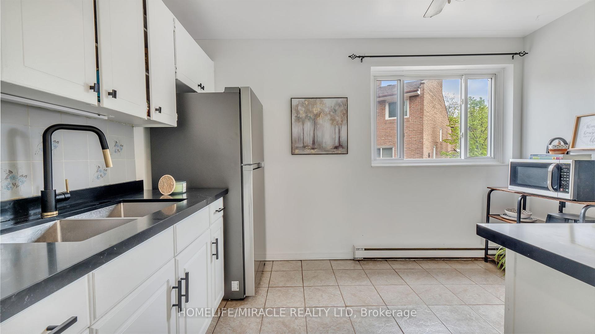 3 Bedrooms Condo at 91 Muir, Toronto For sale