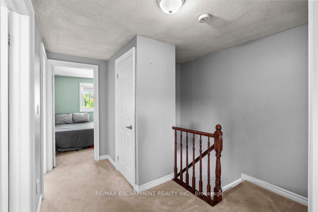 3 Bedrooms Condo at 29 HERITAGE, Hamilton For sale