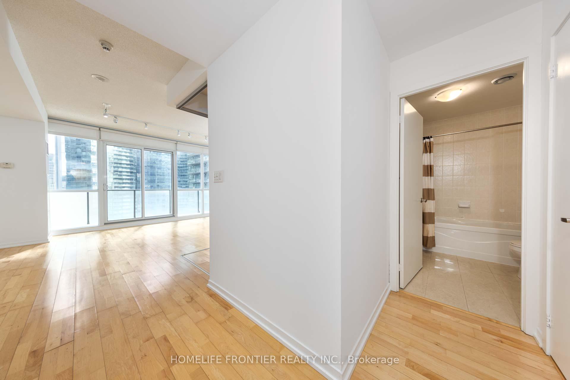 2 Bedrooms Condo at 65 Bremner, Toronto For sale
