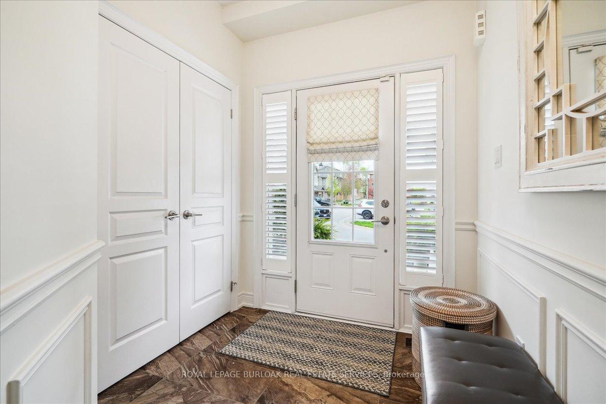 3 Bedrooms Condo at 2086 Ghent, Burlington For sale