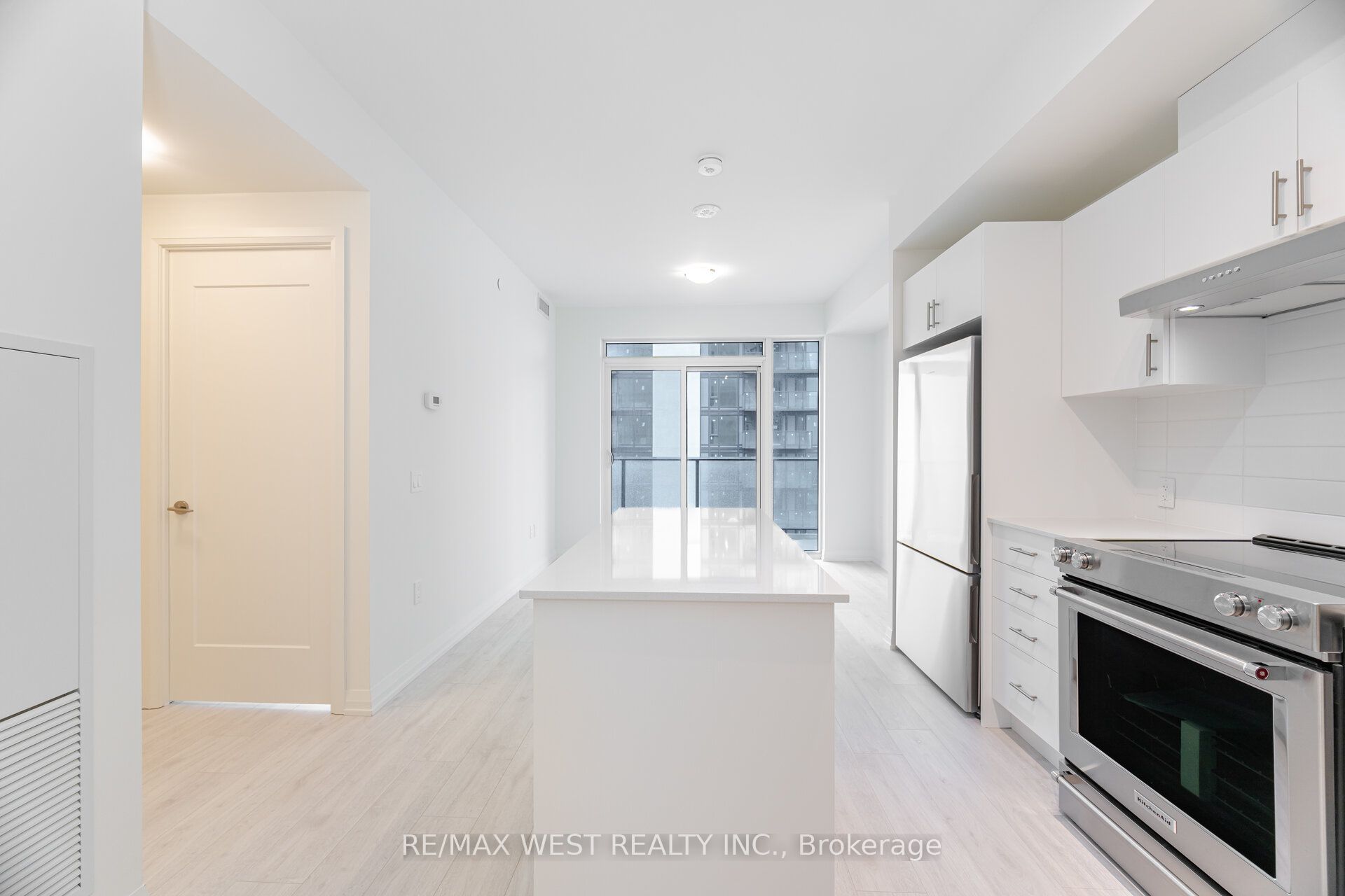 8960 Jane Street, #2201