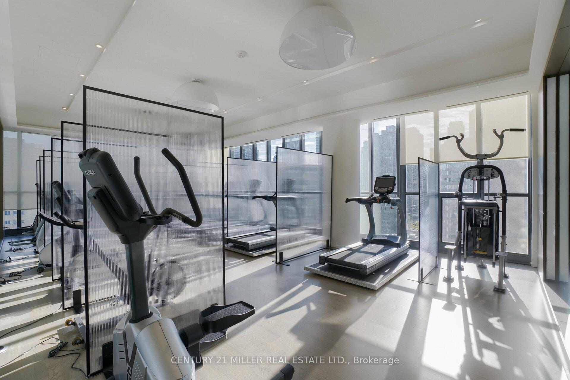 2 Bedrooms Condo at 101 Charles, Toronto For sale