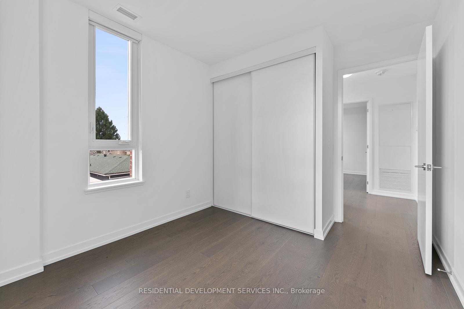 4 Bedrooms Condo at 15 Maryport,  Toronto For sale