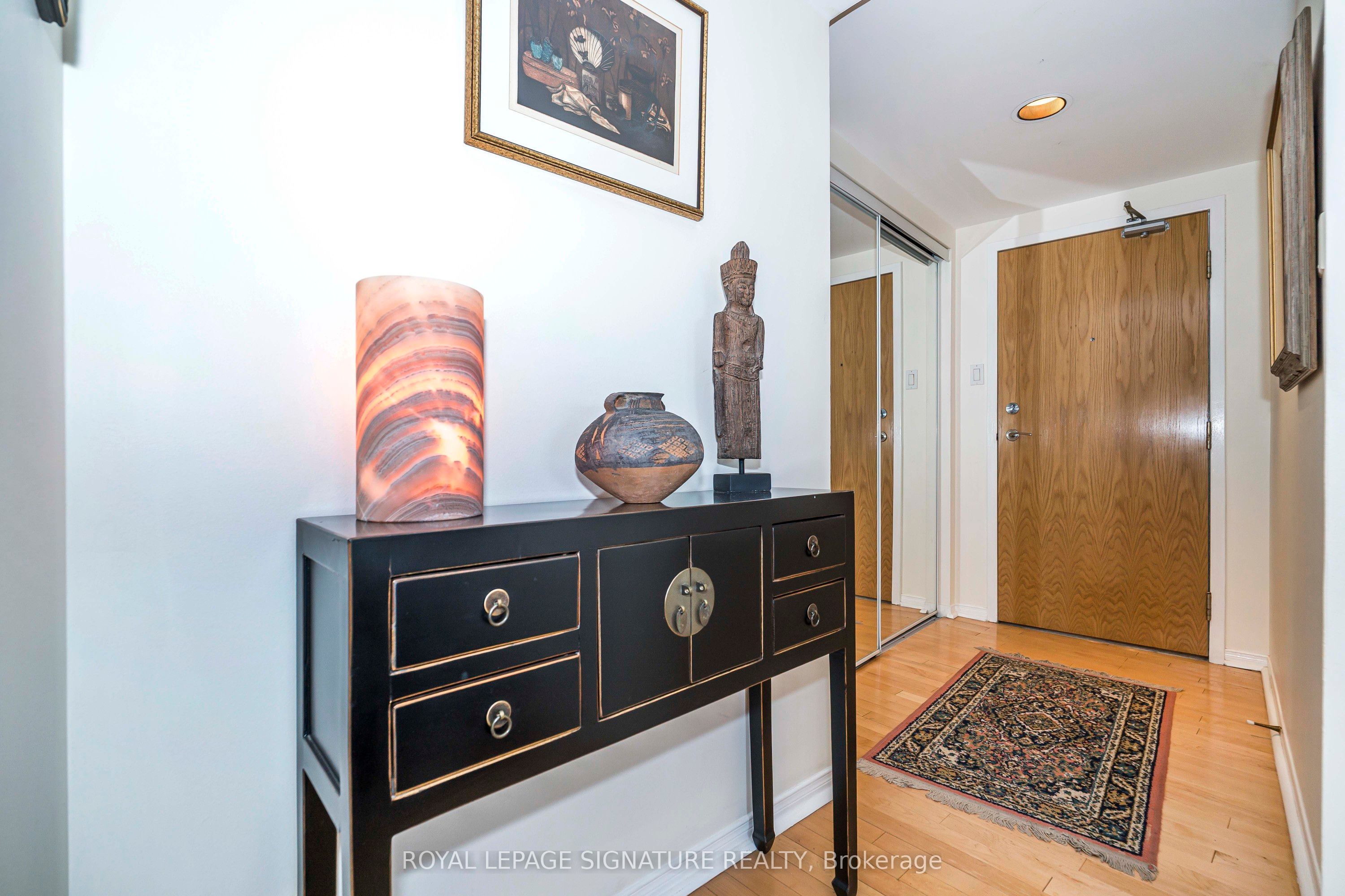 99 Harbour Square, #1812