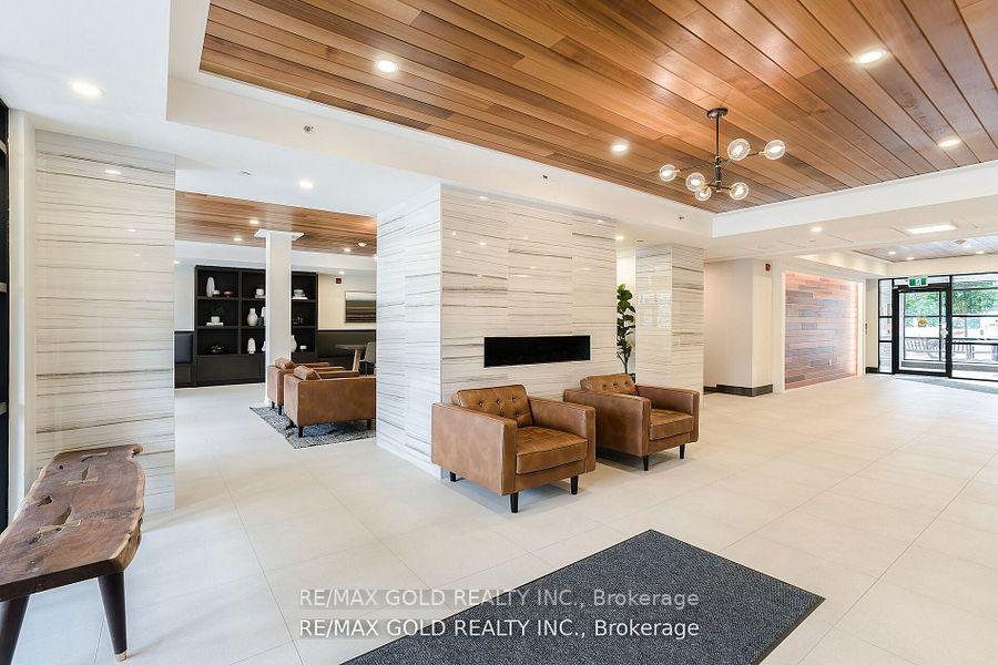 2 Bedrooms Condo at 320 Plains,  Burlington For sale