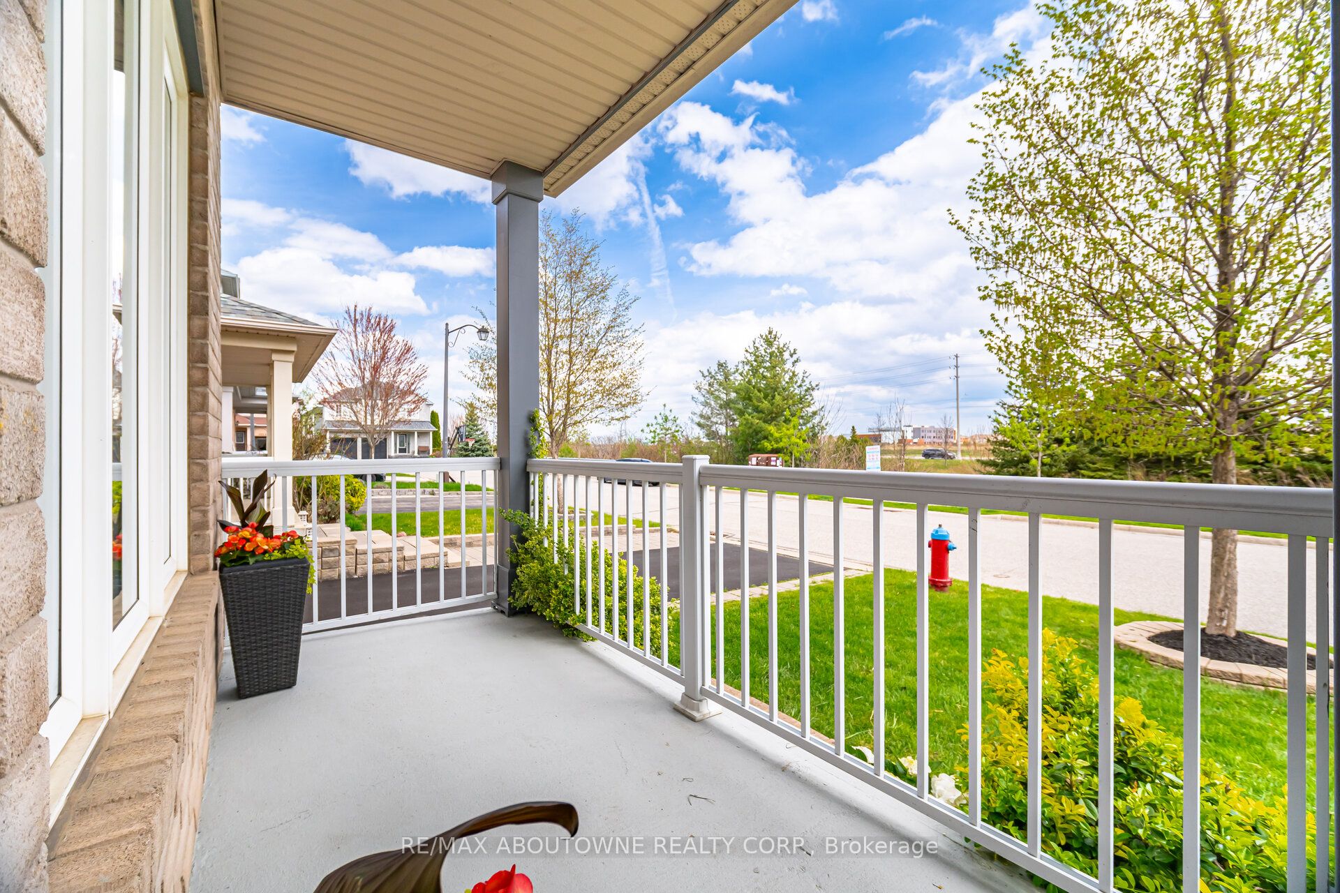 1046 Holdsworth Crescent, Milton, ON L9T 0C2