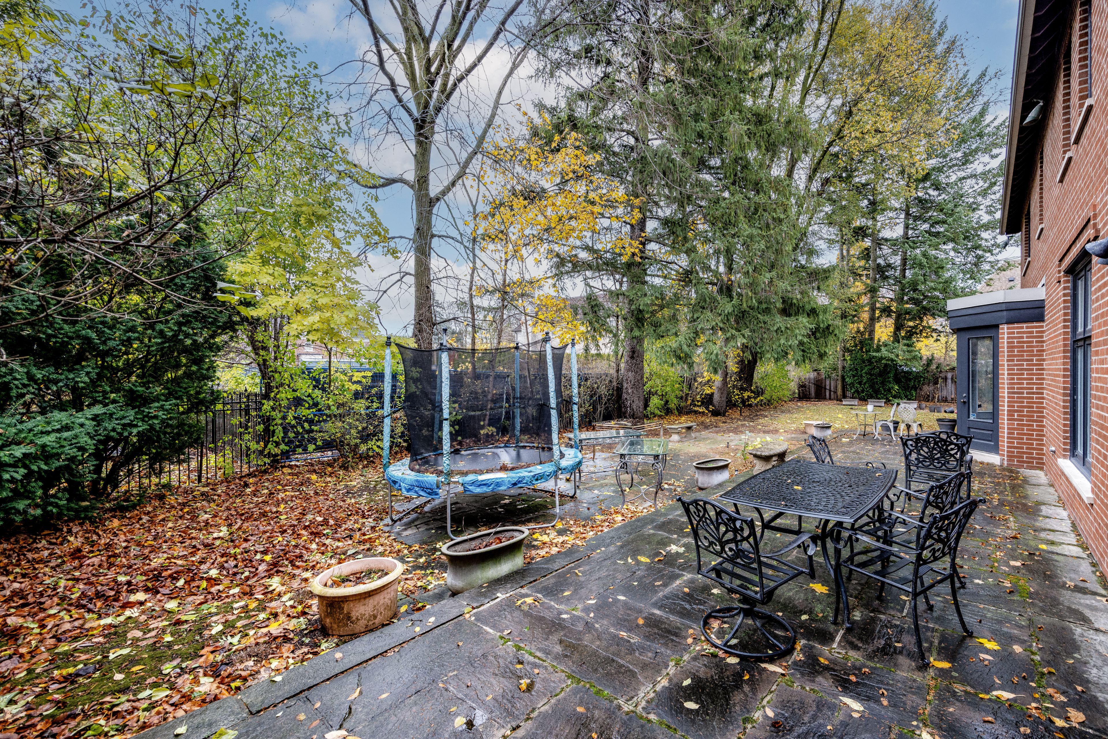 6 Versailles Court