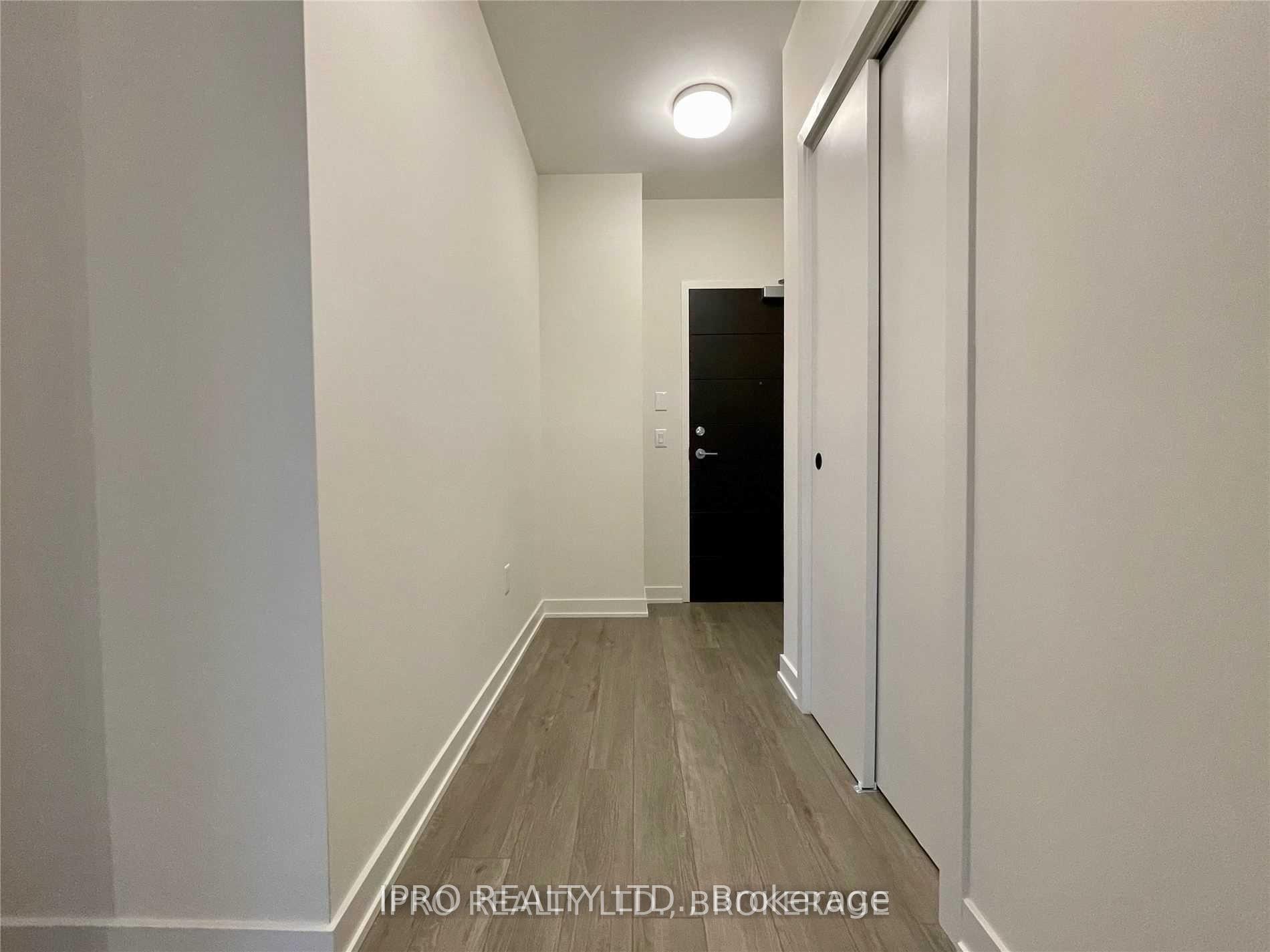 2 Bedrooms Condo at 212 King William,  Hamilton For sale