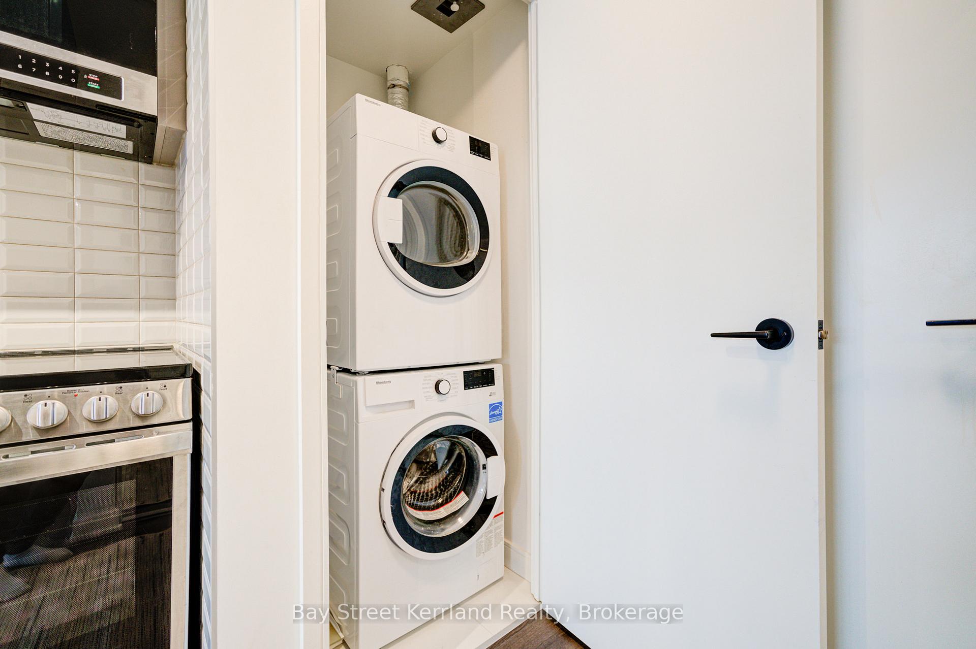 2 Bedrooms Condo at 35 Rolling Mills,  Toronto For sale