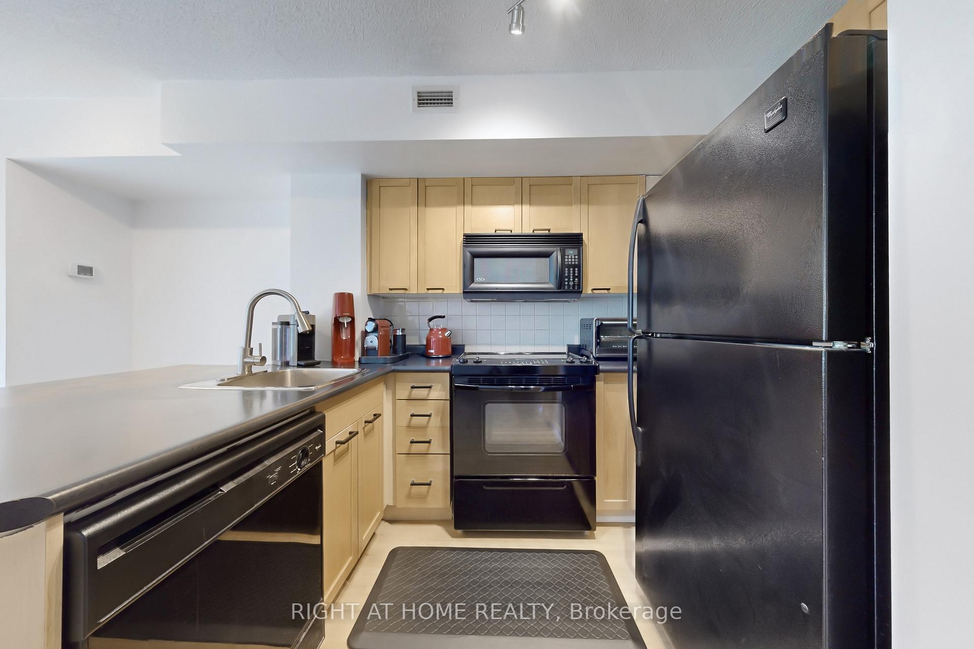 1 Bedroom Condo at 75 Dalhousie, Toronto For sale
