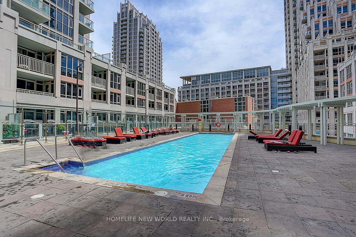 2 Bedrooms Condo at 35 Bastion,  Toronto For sale