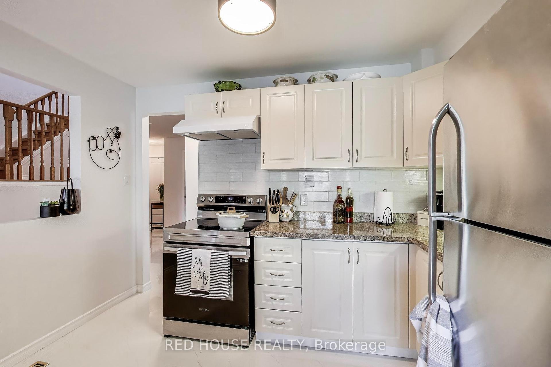 4 Bedrooms Condo at 3510 South Millway, Mississauga For sale