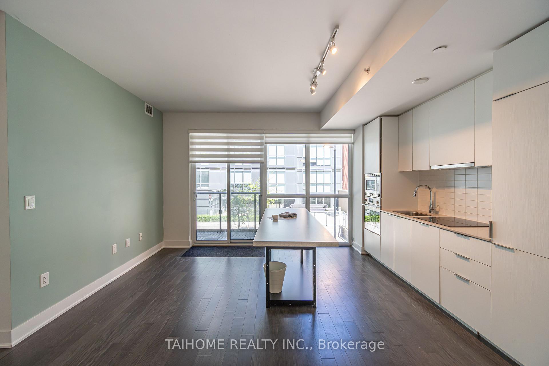 2 Bedrooms Condo at 955 Bay, Toronto For sale