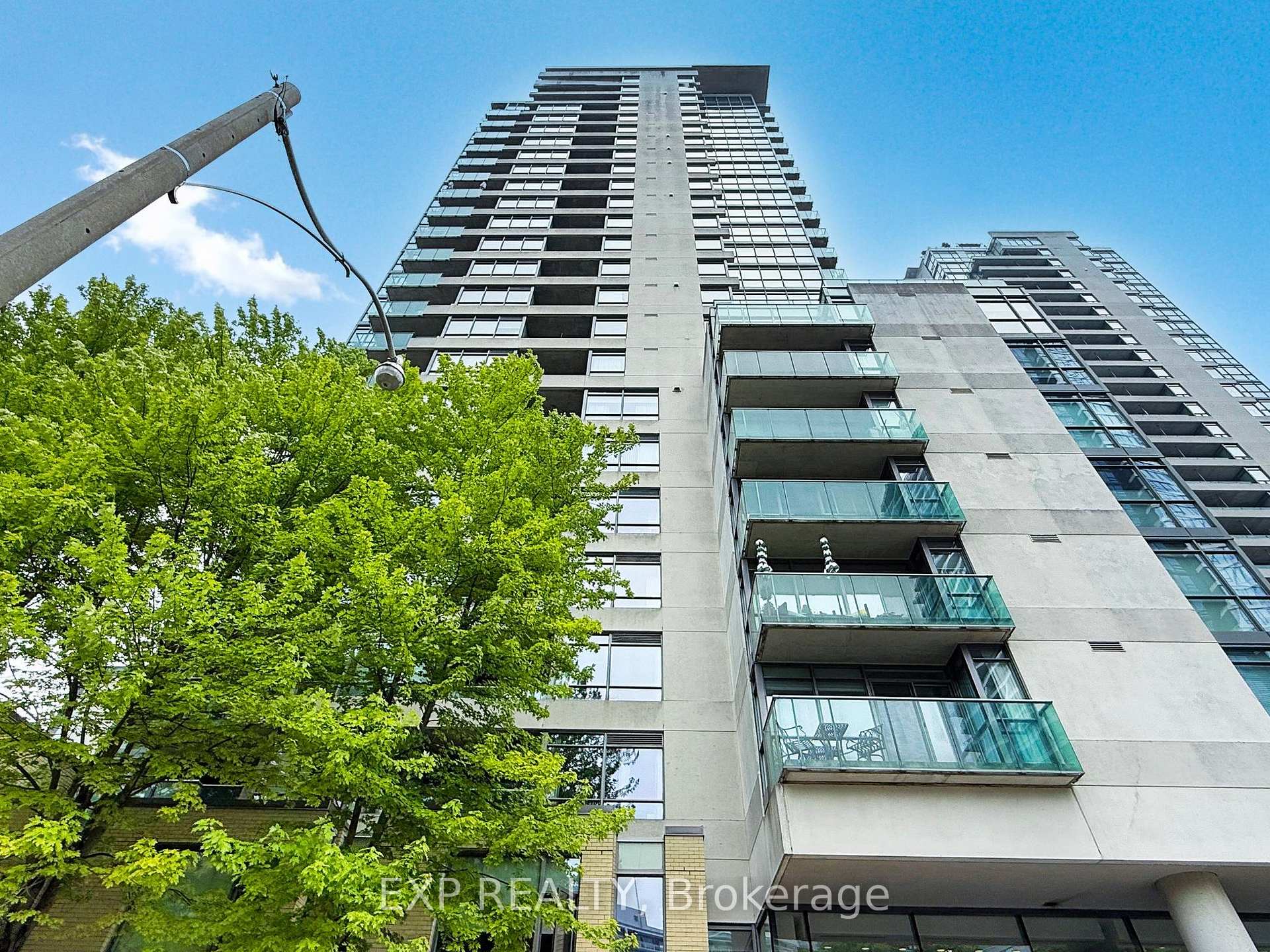 2 Bedrooms Condo at 285 Mutual, Toronto For sale
