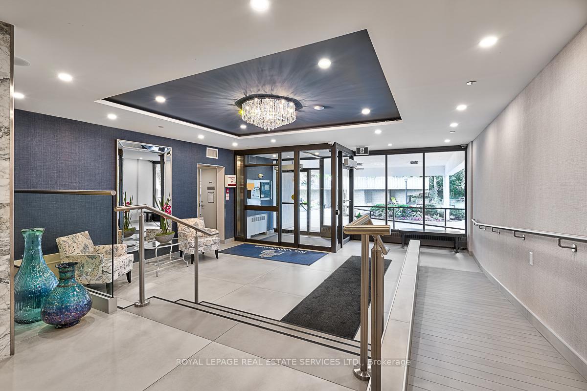 2 Bedrooms Condo at 2263 Marine, Oakville For sale