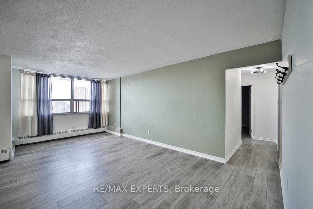 2 Bedrooms Condo at 551 The West Mall,  Toronto For sale