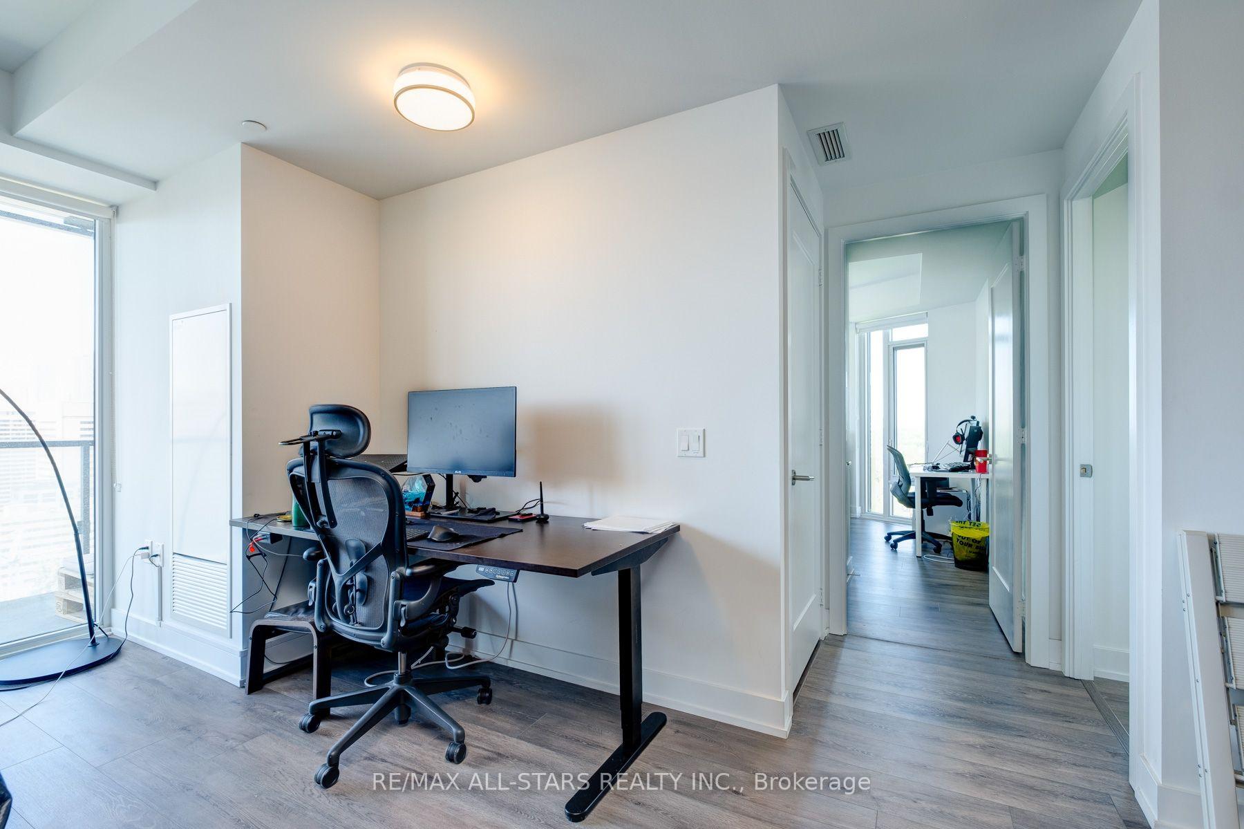 3 Bedrooms Condo at 575 Bloor, Toronto For sale